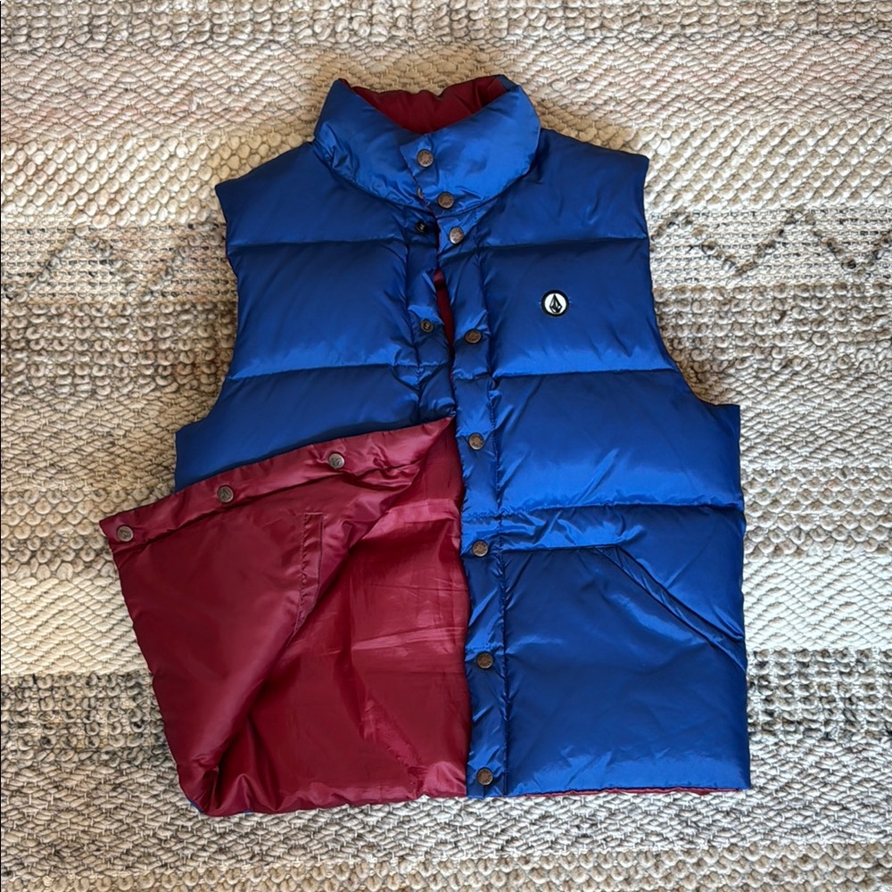 ❤️ Volcom 💙 Reservable 2-in-1 Red / Blue Puffer Vest
